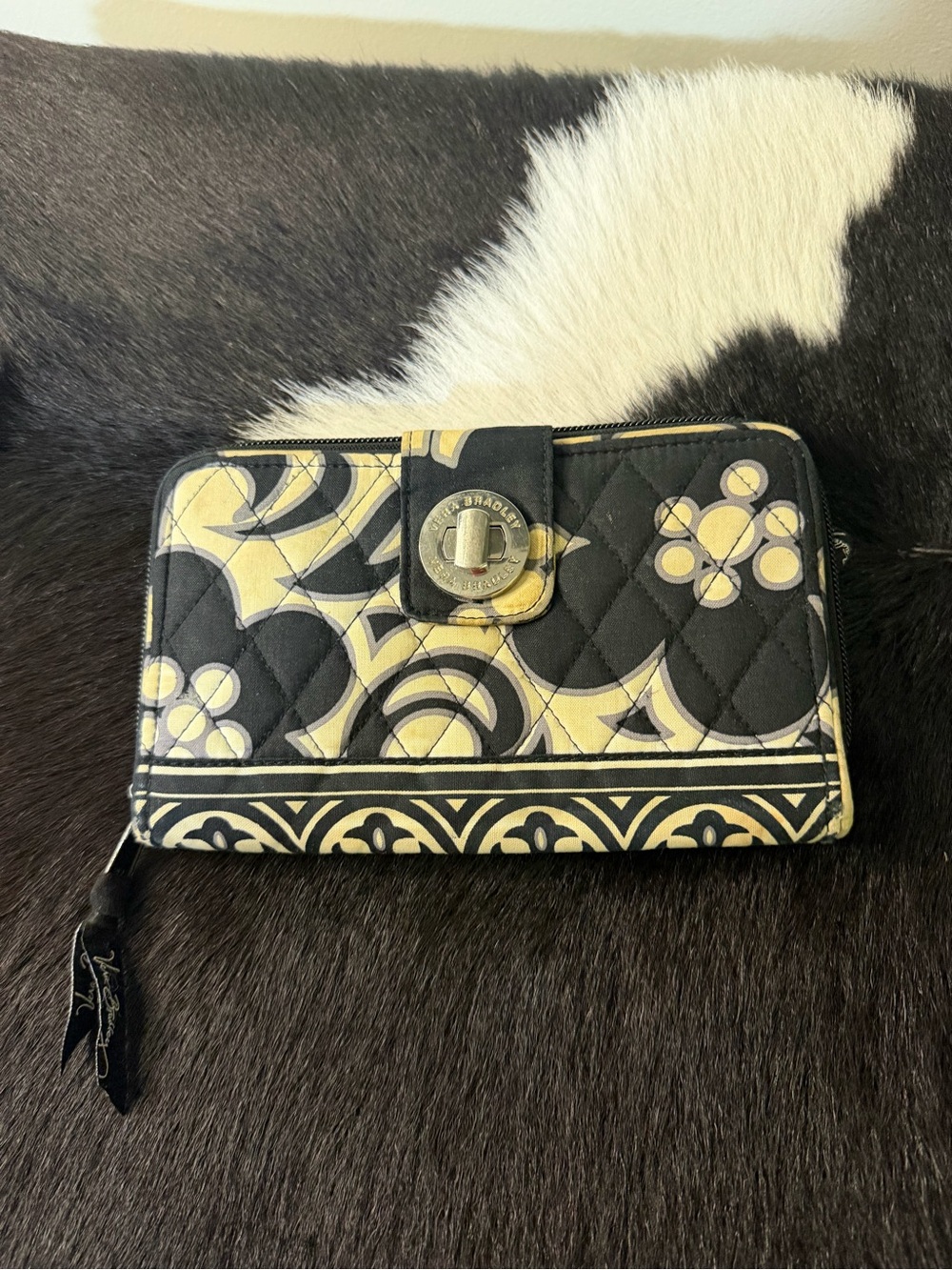 Vera Bradley Black and Cream Quilted Turnlock Zip Wallet
